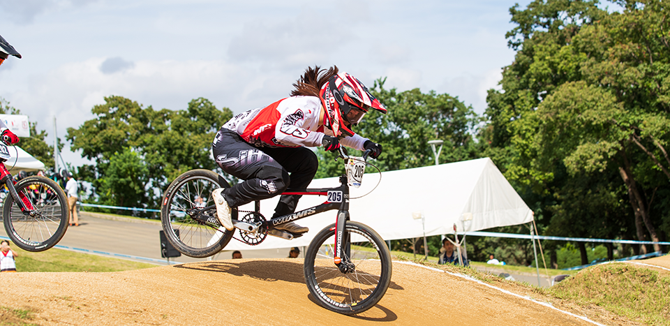 挑戦のそばに│「アミノバイタル」│味の素株式会社