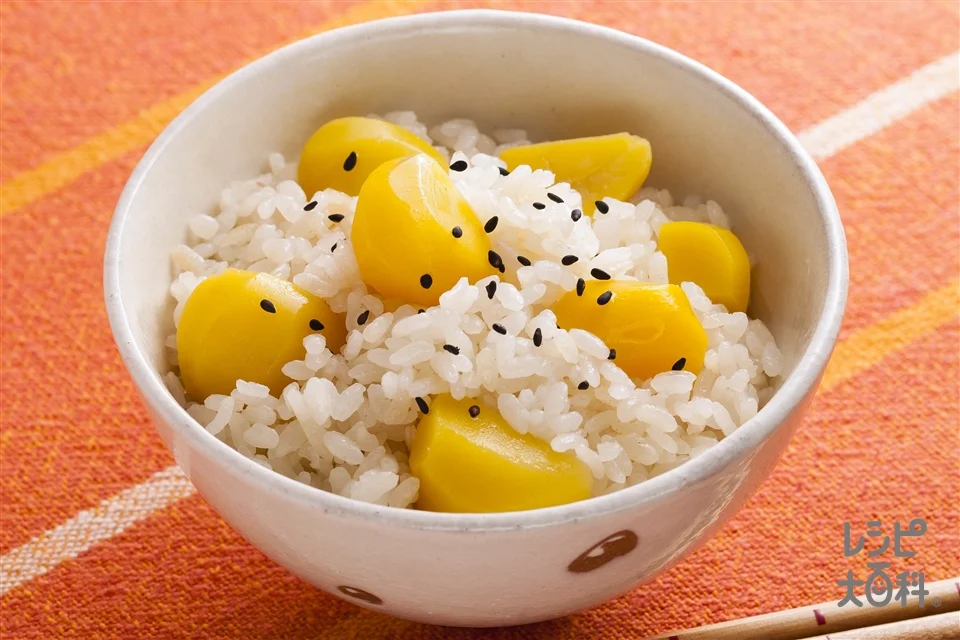 栗ごはんの盛り付け参考の料理写真です