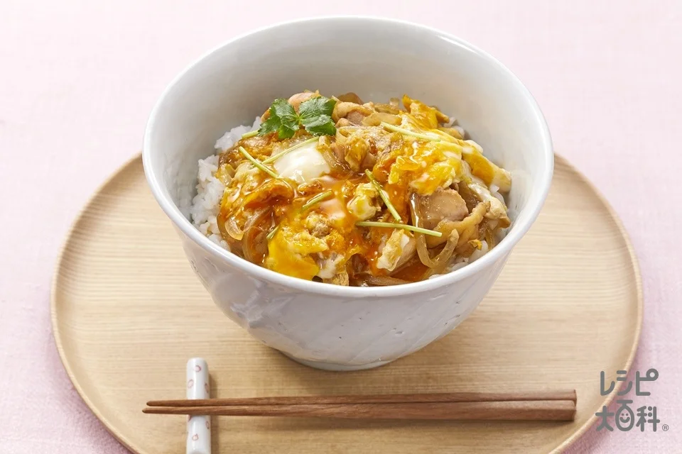 おやこどんの盛り付け参考の料理写真です