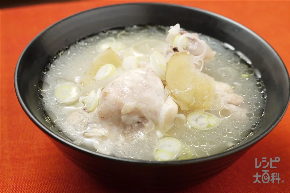 サムゲタンの盛り付け参考の料理写真です