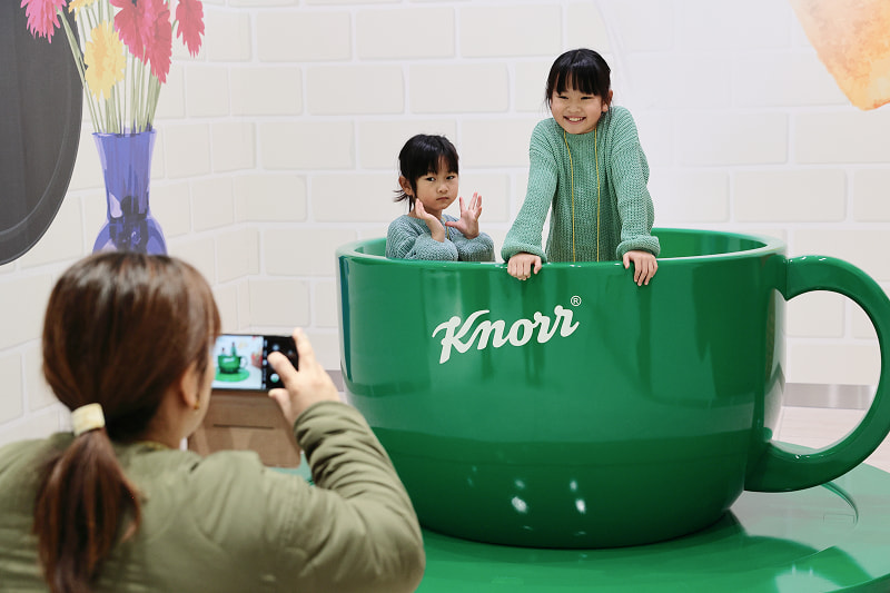 フォトスポットで見学の思い出作り