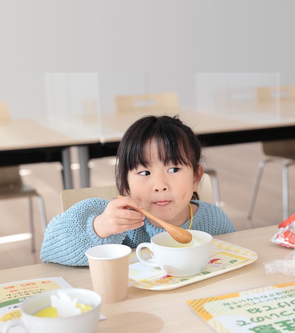 スープの試食の画像