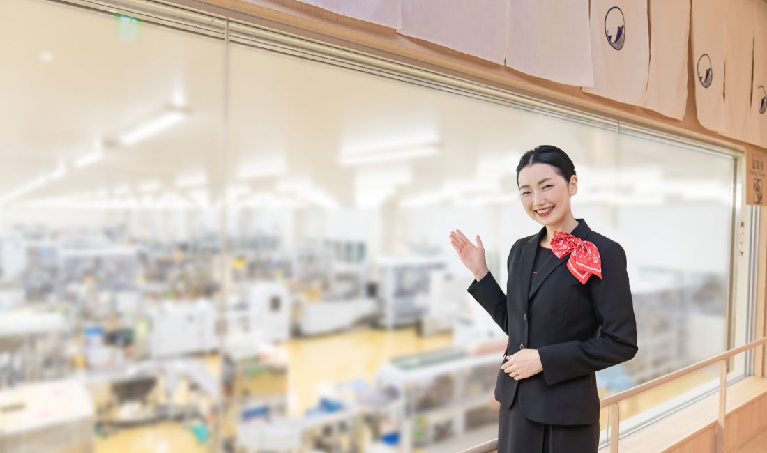包装工場見学風景