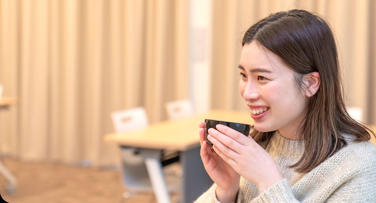 味噌汁の試飲をしている画像