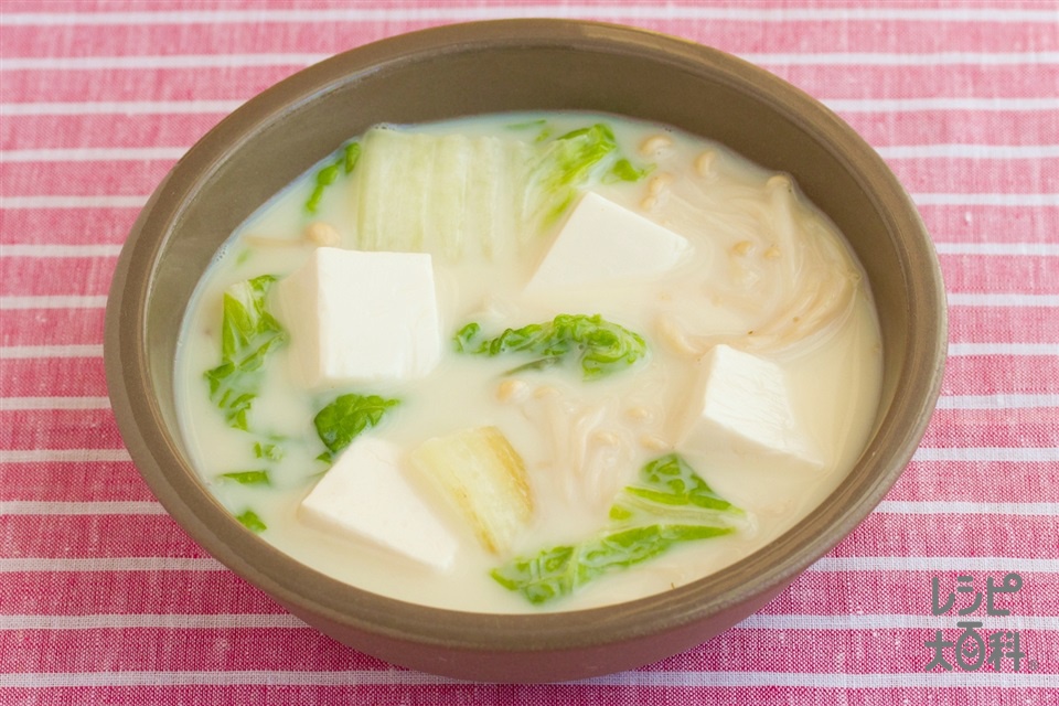 豆腐と白菜の豆乳スープ