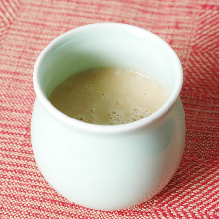 <栄養補給の>白みそ風味の甘酒