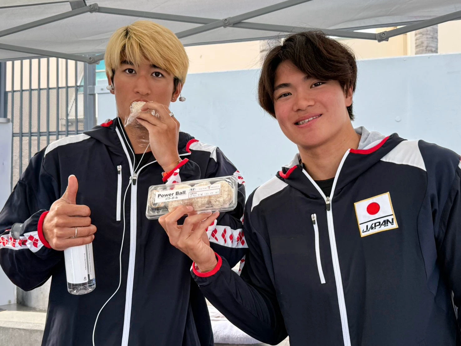 Power Ballを手にする選手たち