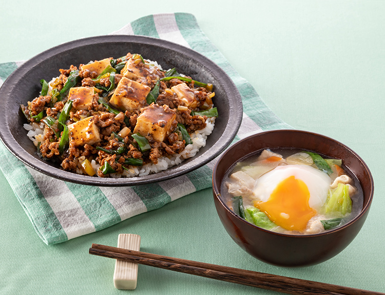 金のスタミナスープ と にら入り麻婆豆腐丼