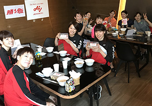 食事（３食）の「勝ち飯®」の提供