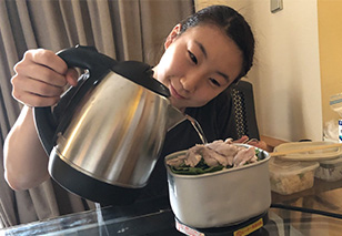 大会期間中：食事の提供